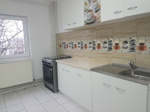 Apartament trei camere semidecomandat, semimobilat, Mioritei, etaj trei, CT termopan, renovat frumos - imagine 9