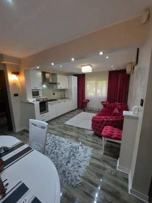 Apartament doua camere decomandat, 54mp, parter inalt, bucatarie mare renovat elegant, mobilat, Nord