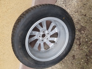 Vând  anvelopa iarna cu janta, noua 225/60/17,  290 lei - imagine 3