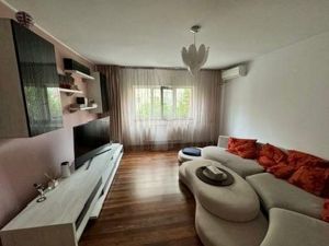 Apartament 13 septembrie