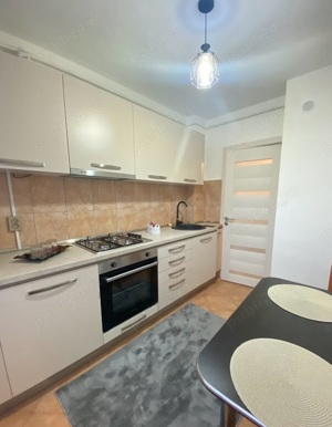 Zona tractorul chirie Apartament 2 camere Coresi Shopping