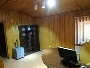 Unirii Calea Calarasilor-Hala Traian  vila p+1  etajul 1 apt.2 cam 32 mp pt. firme chiria 260 Euro