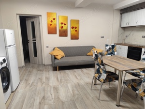 închiriez apartament cu 2 camere ultracentral  - imagine 2