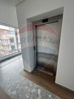 Apartament cu 3 camere de vânzare - imagine 9