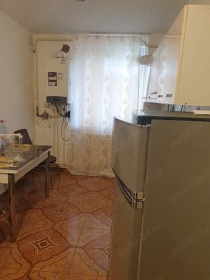 Închiriez apartament - imagine 2