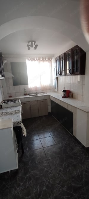 Închiriez apartament 3 camere ultracentral, Curtea de Argeș  - imagine 4