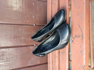 Vand pantofi cu toc, numărul 37