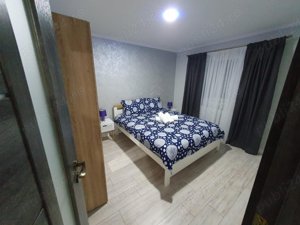 Apartament doua camere decomandat etaj patru zona 0, renovat elegant, mobilat, la cheie afacere buna - imagine 2