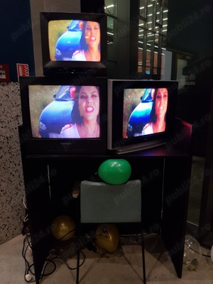 Evenimente RETROHOST Lan Party Gaming Console PC 90s CRT Era Setup Event Sala de net Internet Cafe  - imagine 4