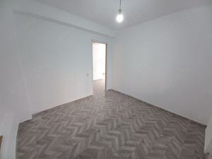 Particular, apartament 3 camere Dristor-metrou - imagine 2