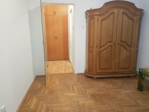 Apartament trei camere decomandat, etaj unu din patru, bloc deosebit, mobilat, doua balcoane inchise - imagine 13