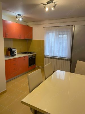 Apartament cu trei camere, zona Dumbrava Nord  - imagine 2