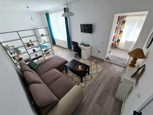 Apartament de închiriat la casă particulară, mobilat și utilat.