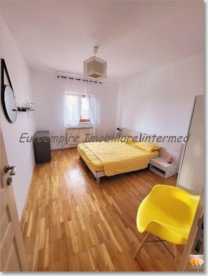 Apartament 3 camere decomandate zona Trocadero - imagine 6