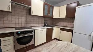 Apartament cu 2 camere de vânzare în zona 1 Decembrie