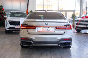 Bmw Seria 7 - imagine 7