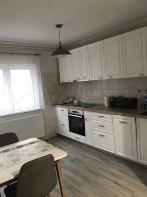 in centru pe Bulevardul Decebal ofer chirie Apartament 2 camere  - imagine 3