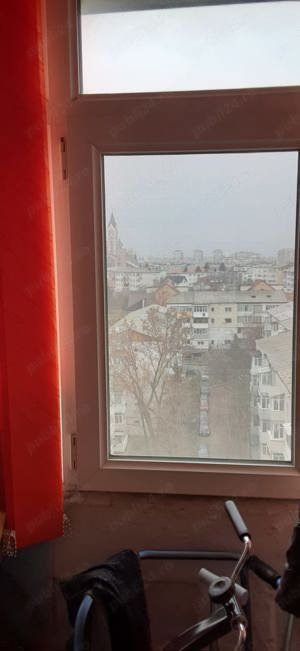 Apartament trei camere, decomandat, etaj noua, doua balcoane inchise, baie cu geam, zona Zimbru - imagine 12