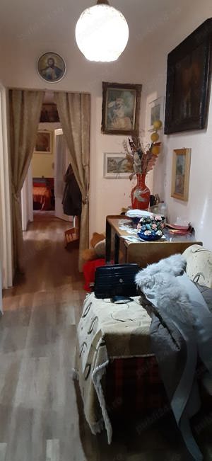 Apartament trei camere, decomandat, etaj noua, doua balcoane inchise, baie cu geam, zona Zimbru - imagine 6