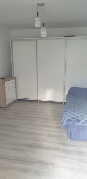 Vand apartament 3 camere in Bumbesti Jiu