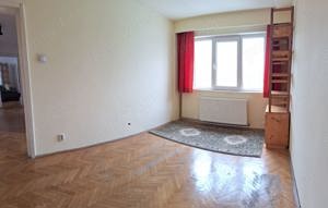 Proprietar VAND apartament 3 camere + boxa,zona Diana  - imagine 3