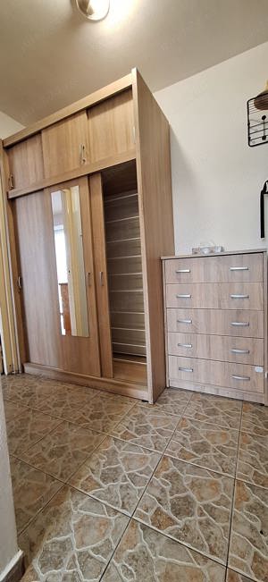 Proprietar VAND apartament 3 camere + boxa,zona Diana  - imagine 6