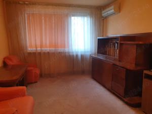 Închiriez cameră în apartament cu trei camere  - imagine 2