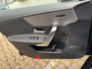 Mercedes Benz CLA 180 Progressive 2022, Piele, Comenzi Vocale, 20 800 Km - imagine 6 Mercedes Benz CLA 180 Progressive 2022, Piele, Comenzi Vocale, 20 800 Km - imagine 6