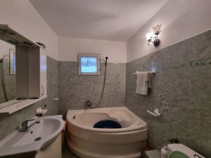 Apartament 3 camere, decomandat, două băi- Adriatica  - imagine 7