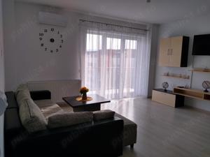 Proprietar închiriez apartament cu 3 camere +parcare in  Maurer Residence Tractorul Coresi Mall - imagine 2