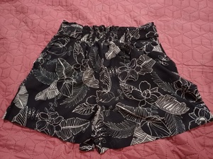 Vand pantaloni Terranova S. Nepurtati nici măcar o singura data. Doar spalati