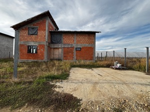 casa la rosu in zona BERCENI DOBRENI acte si curent finalizate - imagine 3