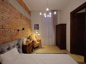 Chirie, 3 camere, Piața Unirii, Oradea. 650 €/lună. Comision 0. - imagine 3