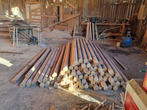 Stalpi de stejar calibrati pe rotund , balustrii si bete rotunde                                     - imagine 4