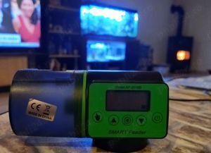 2 hrănitoare automate