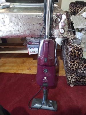 Aspirator Miele 800w vertical