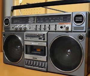 Repar si reconditionez radio vechi pe lampi , Televizoare , Pikup , Magnetofoane  - imagine 3