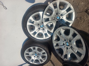 Jenti de tabla si capace originale pe 17" BMW 