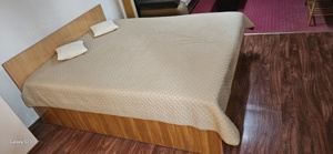 Mobila dormitor comoda,dulap si pat - imagine 3