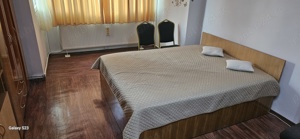 Mobila dormitor comoda,dulap si pat - imagine 2