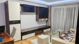 Inchiriez apartament cu 3 camere pe B-dul Traian 9 - imagine 3