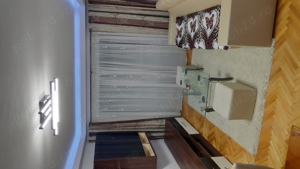 Inchiriez apartament cu 3 camere pe B-dul Traian 9 - imagine 2