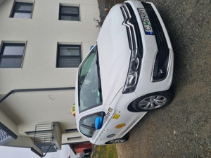 Firmă taxi cu mașină Citroen C-elysee 