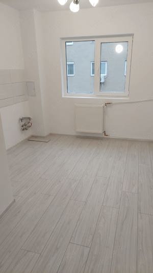 Apartament,  Doua camere, Decomandat, zona Nufarul