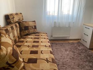 Inchiriez apartament cu 3 camere, decomandat (+ garaj), zona Spitalul Judetean - imagine 8