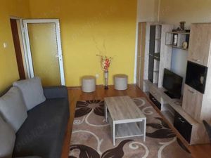 Proprietar inchiriez apartament cu doua camere 