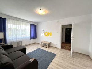 Apartament cu 2 camere, etaj intermediar, zona Parc - imagine 2