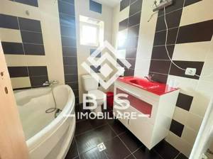 Apartament 3 camere, Bloc nou, Sud - imagine 6