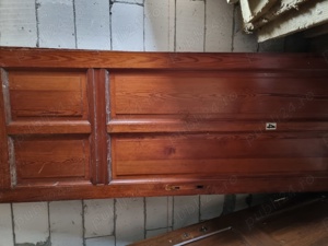 Usi de lemn masiv diferite modele