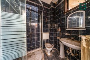 Apartament la casă cu 4 camere în zonă centrală - imagine 9